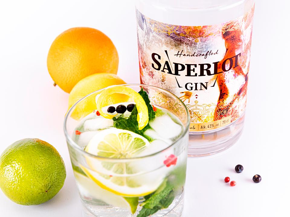 Brendiranje, dizajn i fotografija premium gin-a